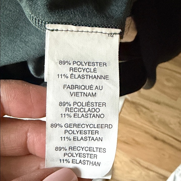 Vuori Women’s Halo Performance Hoodie 2.0 in Lake Heather-Size Small - Picture 5 of 5